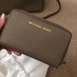 Michael Kors Bags - Michael Kors Jet Set Wallet Michael Kors Bags - Michael Kors Jet Set Wallet